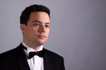 JAKUB UHLÍK - KLAVÍR